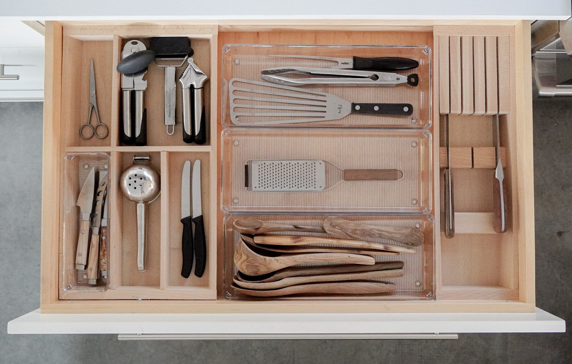  OXO Good Grips Drawer, Large Expandable Kitchen Tool Organizer,  White: Home & Kitchen